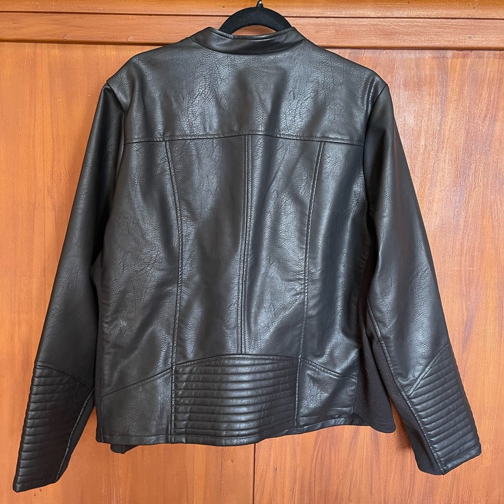 EUC Torrid Faux Leather Collarless Moto Jacket Women
+Size 3. Deep Black. - Picture 8 of 8